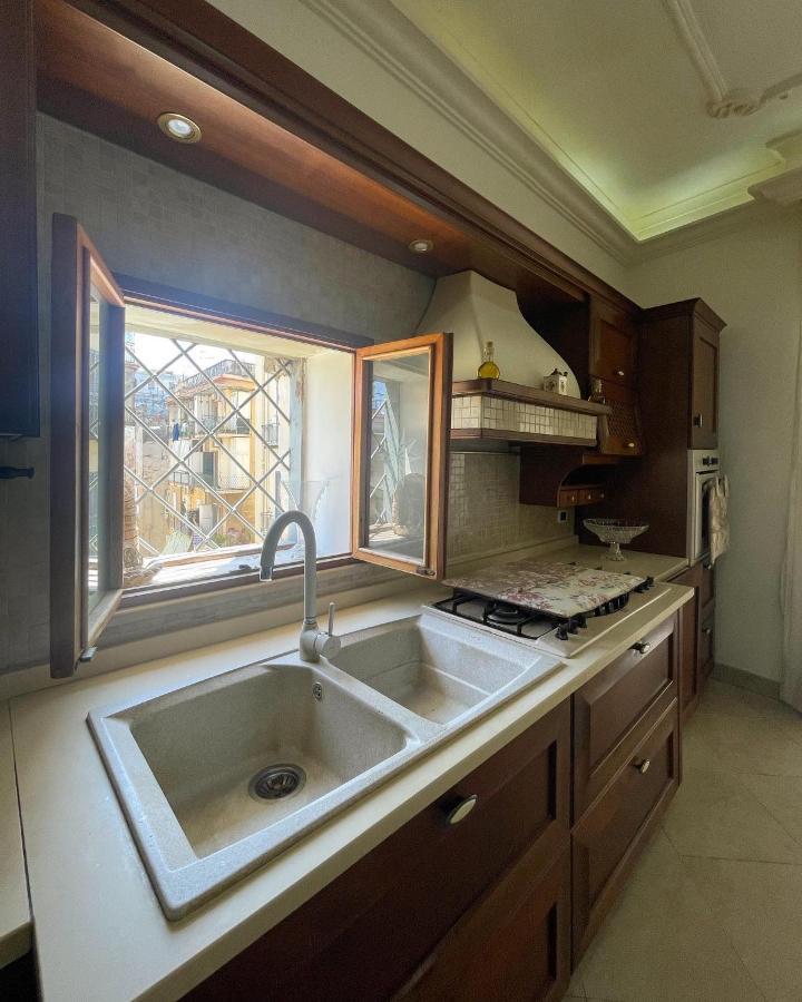 House Mari Apartment Наполи Екстериор снимка