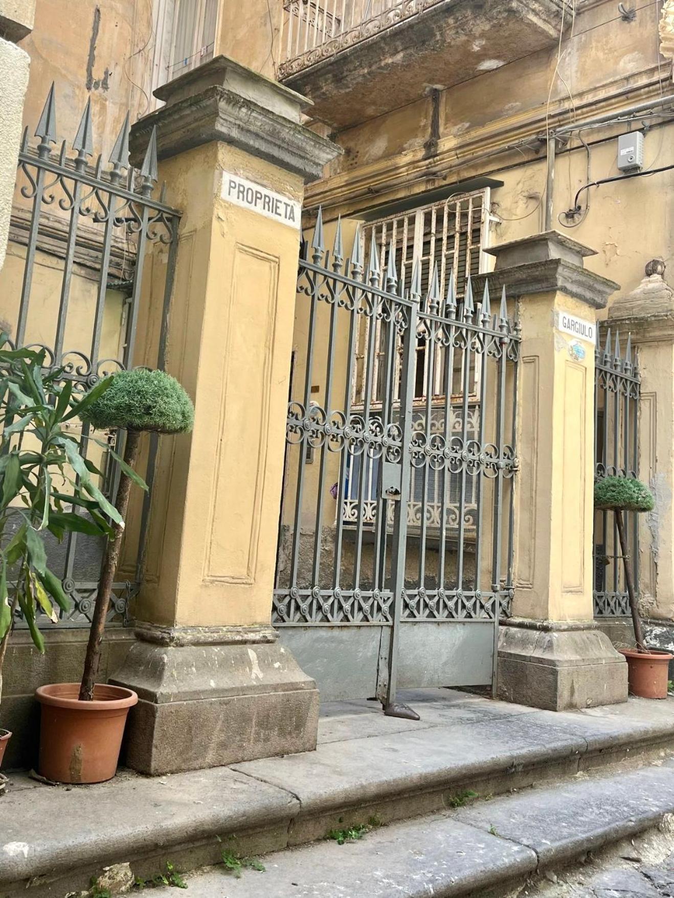 House Mari Apartment Наполи Екстериор снимка